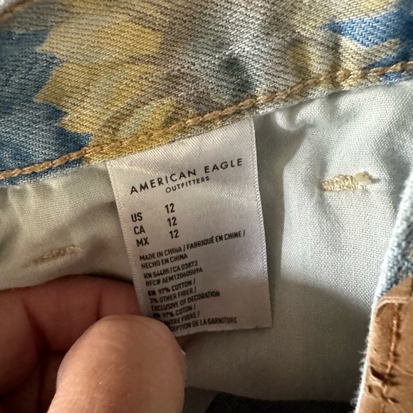American Eagle Sunflower Mom Short - Picture 4 of 6